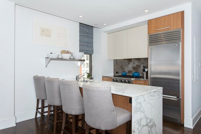 Foto del edificio - 1BR Condo - with Home Office