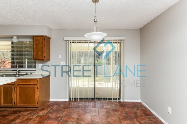 Building Photo - REDUCED!