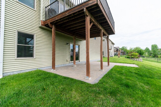 Foto del edificio - Updated Home with Pond Views in NW Rochester location!