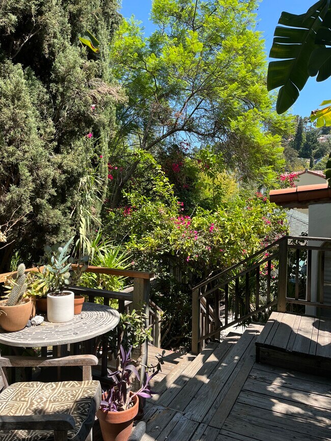 Foto del edificio - 3534 Fernwood Ave