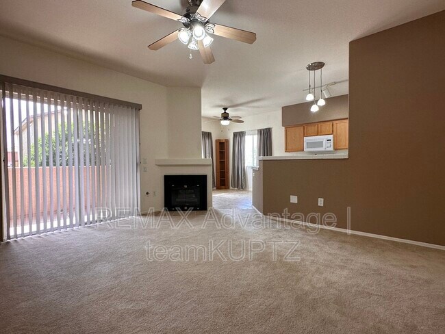 Foto del edificio - 1050 E Cactus Ave