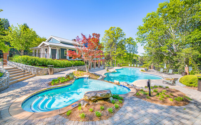 Building Photo - MAA Lake Lanier