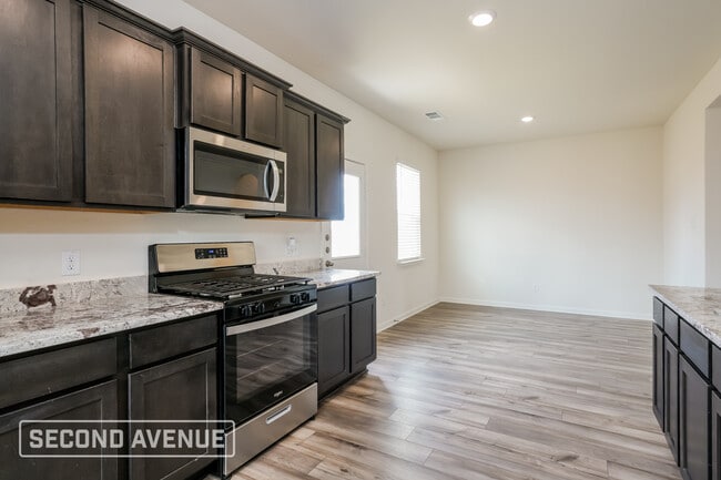 Building Photo - 507 Bennie Leonard St