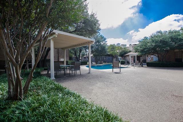 Building Photo - 16301 Ledgemont Ln
