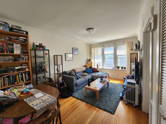 Building Photo - Spacious Updated 2 bed/1 bath in North Park