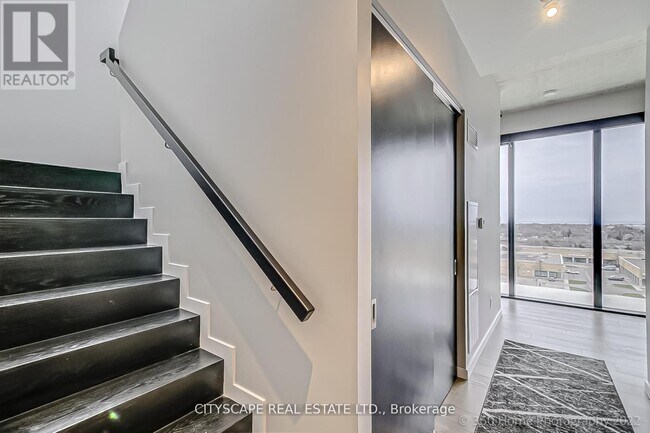 Building Photo - 7 Smith Crescent