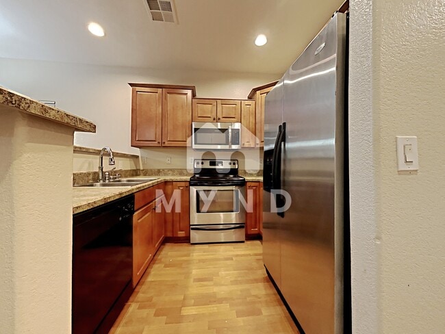 Building Photo - 1263 S Lola Ln