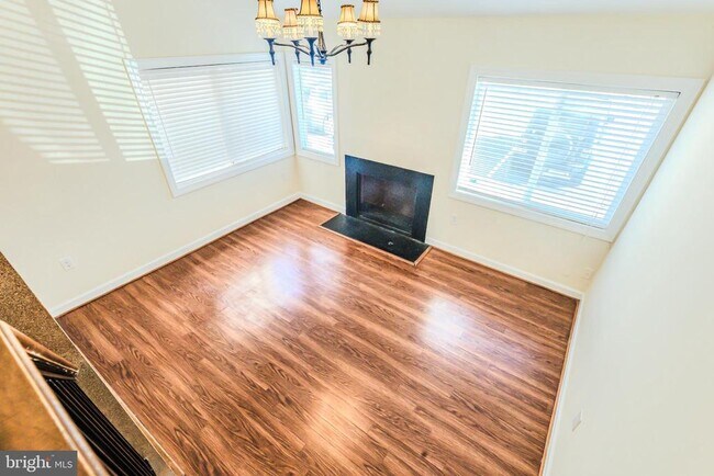 Foto del edificio - 13373 Hungerford Pl