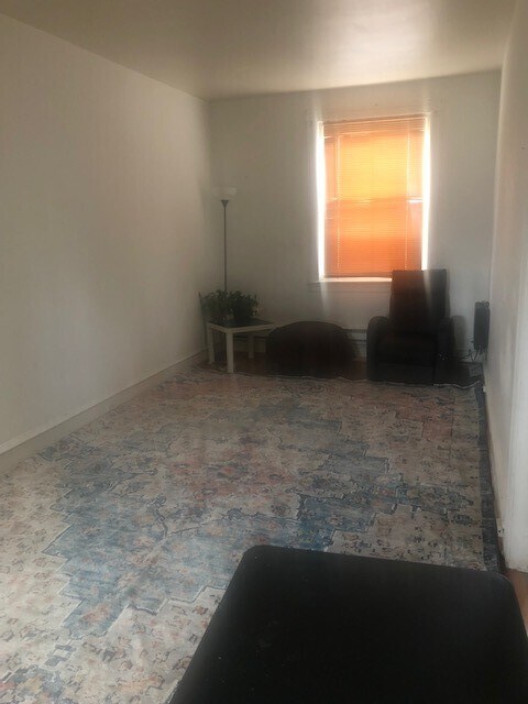 Foto principal - 224 E Tabor Rd