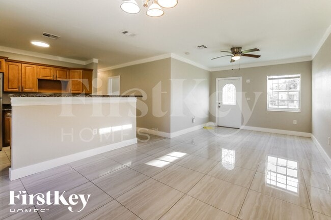 Foto del edificio - 601 NW 194th St