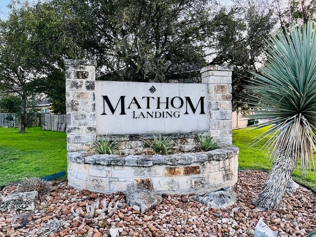 Building Photo - Lovely townhome | 3 bed/2.5 bath | spacious 1421 square feet | convenient location near Randolph ...
