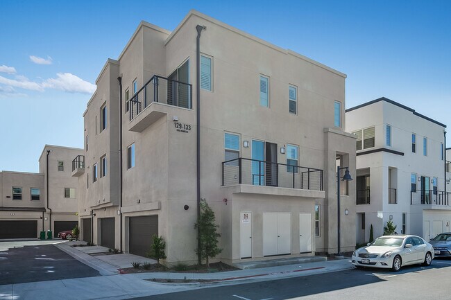 Building Photo - 129 Cadence