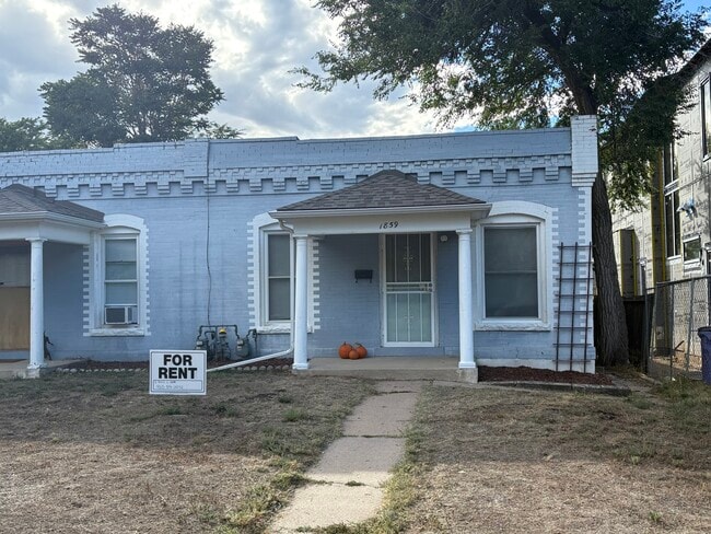 Building Photo - 1859 S Clarkson St
