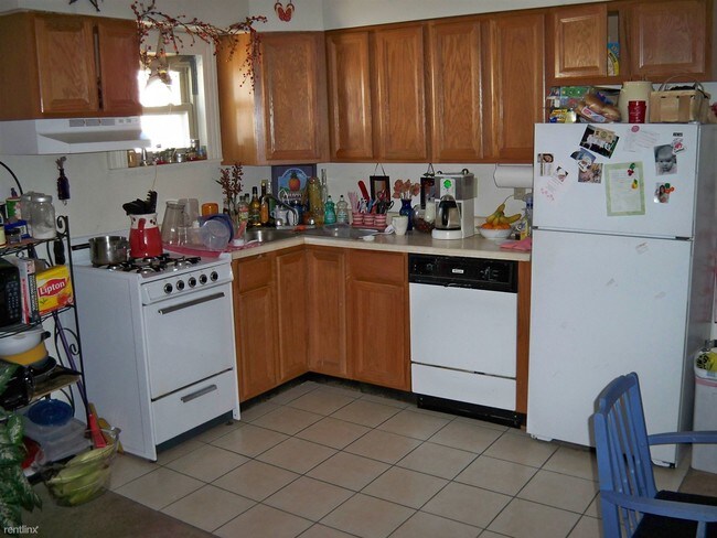 Building Photo - 5831 Holden St