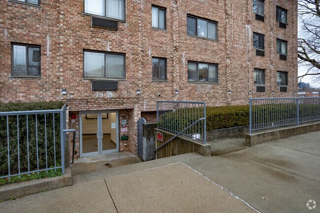 Building Photo - 79-39 Calamus Ave