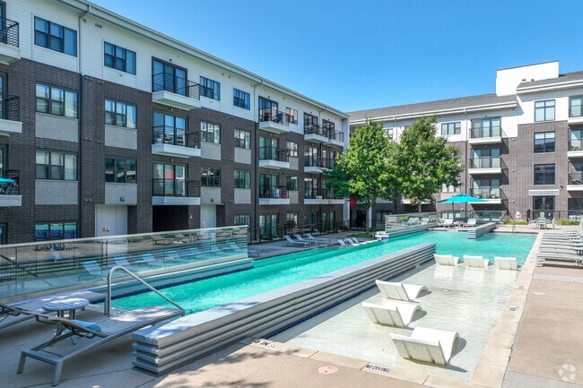 Swimming Pool - Markethaus 3700 Apartments