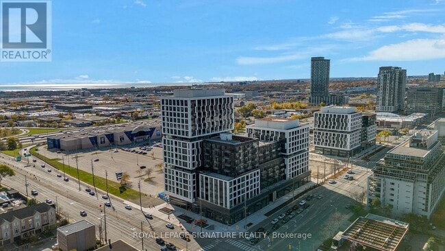 Building Photo - 1007 The Queensway