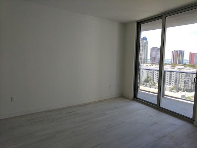 Foto del edificio - 1010 SW 2nd Ave