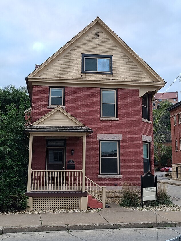 Foto principal - 137 Bluff St