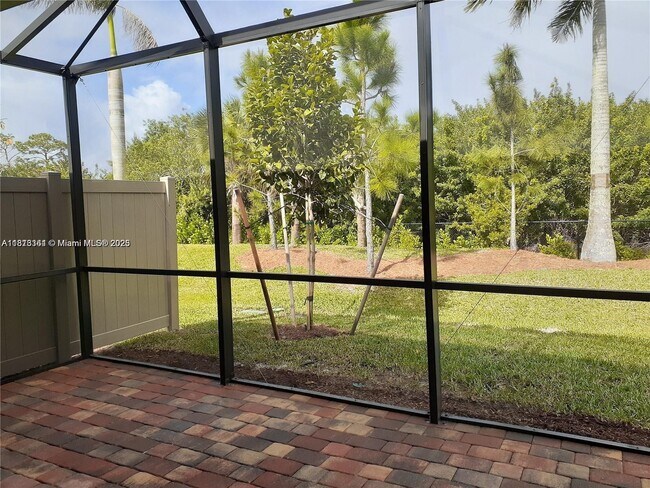 Foto del edificio - 8214 Hanoverian Dr