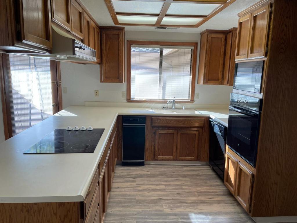 Primary Photo - 2408 Veneman
