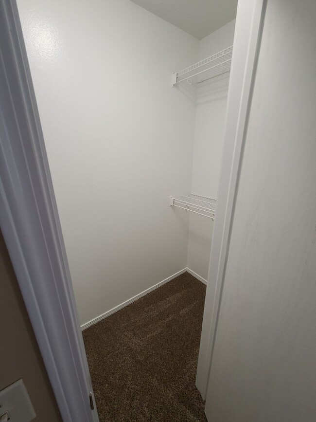 Building Photo - Magnolia Townhome
