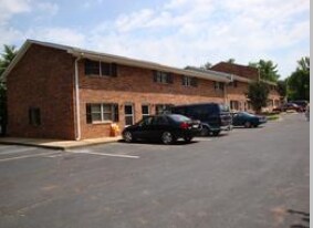 Foto del edificio - 2033 Oakdale Rd