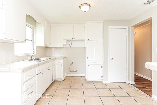 Foto del edificio - 5442 Foxboro Rd