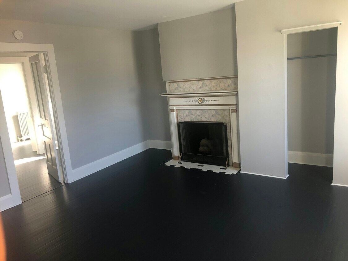 Primary Photo - 249 Genesee Street, Unit Apt 2