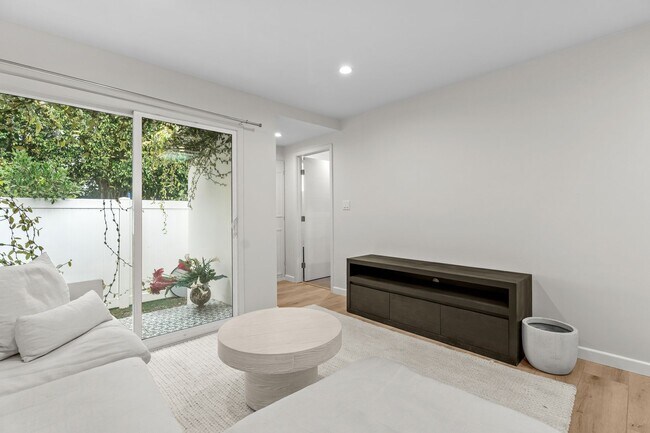 Foto del edificio - 2708-2710 2nd Street