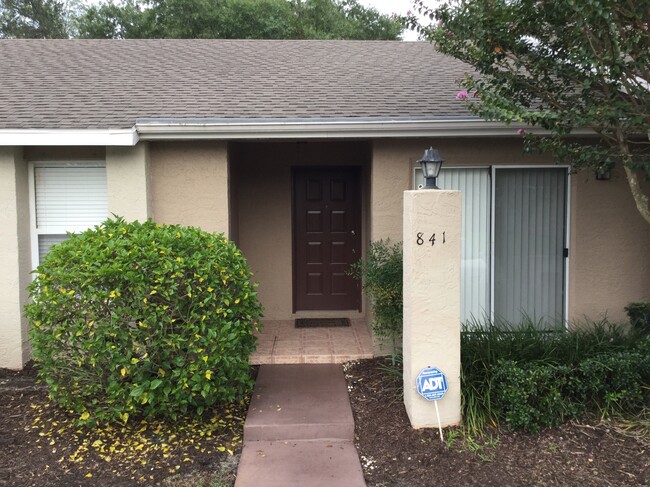 Building Photo - 841 Pebble Creek Cir
