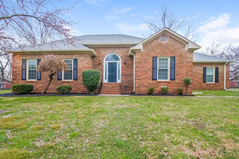 Foto principal - 119 Brentmeade Dr