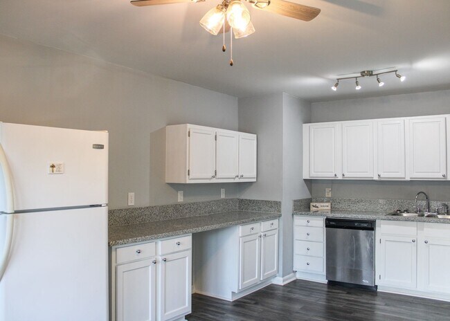 Building Photo - Welcome to this fully rehabbed 3-bedroom, ...