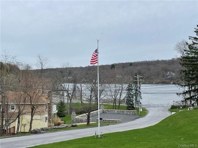 Foto del edificio - 22 Lake Ave