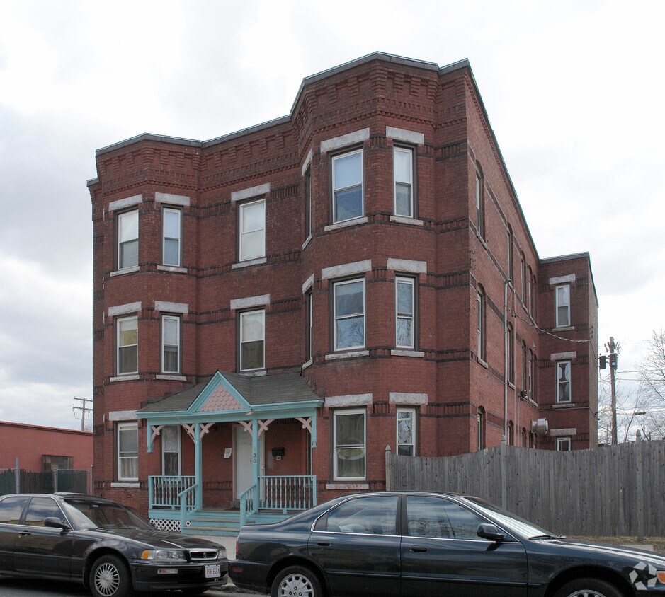 130 Pine St, Holyoke, MA 01040 Apartments in Holyoke, MA