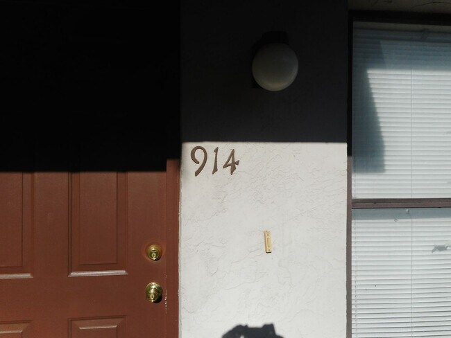 Foto del edificio - 914 NW 59th Ave