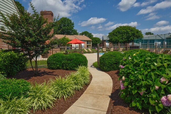 Building Photo - Auburn Place Apartments