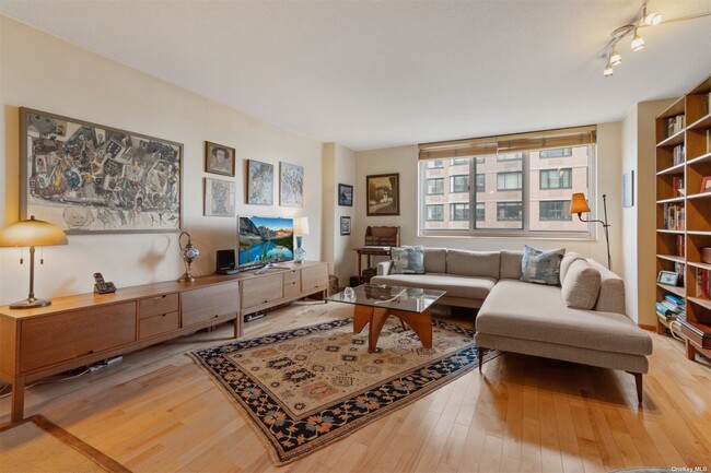 Building Photo - 345 E 93rd St