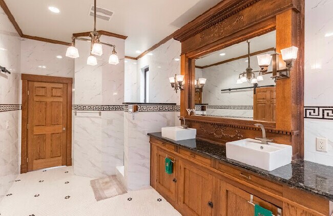 Building Photo - 8815 Oertel Dr
