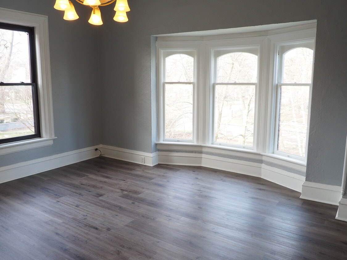 515 Maple St Unit 1, Manistee, MI 49660 Apartments in Manistee, MI