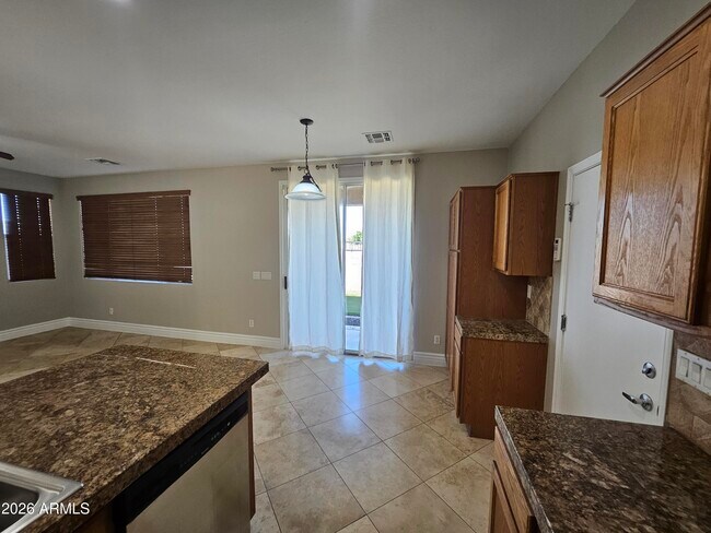 Foto del edificio - 3936 E Minton St