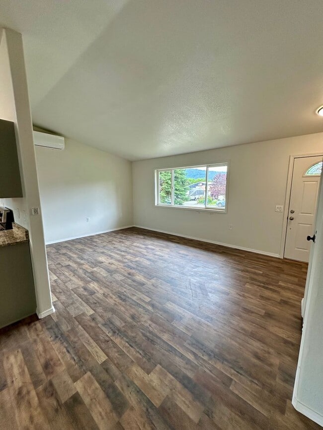 Building Photo - Sundance Home