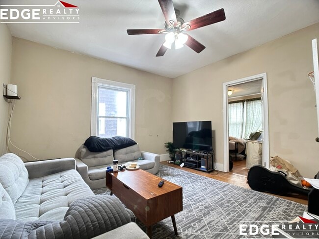 Building Photo - 43 Pratt St