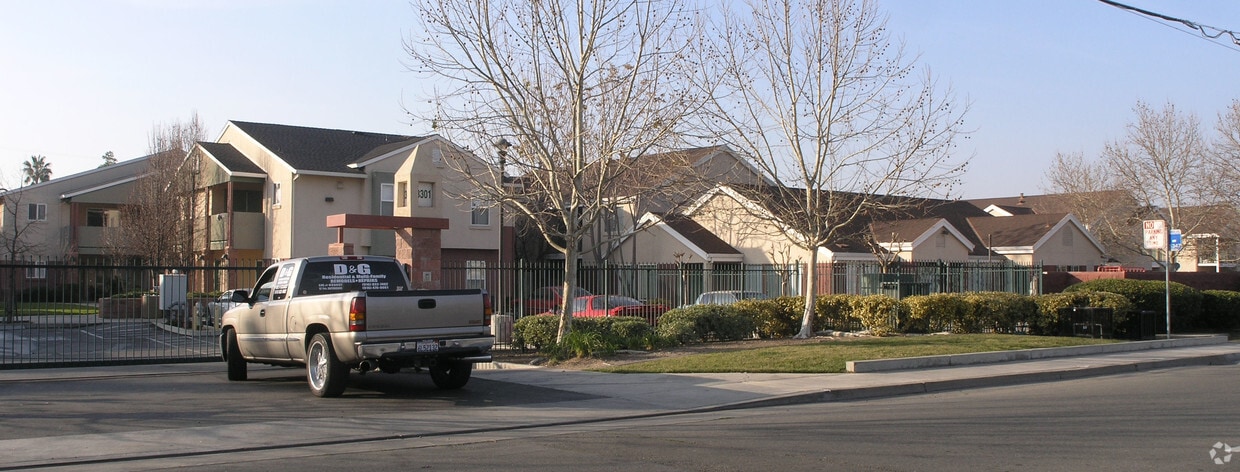 Building Photo - Norwood Annex