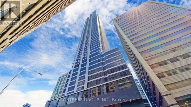Building Photo - 395 Bloor St E