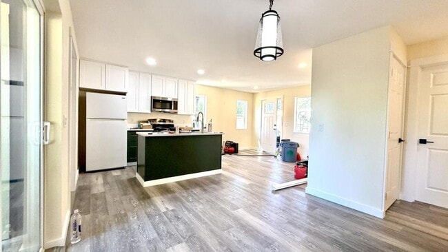 Building Photo - 311 Alva Park Dr