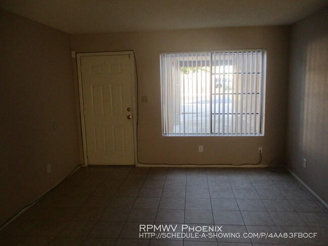 Building Photo - Cozy 3x2.5 Town House in Casa Lomas