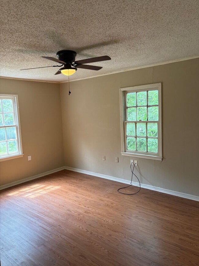 Foto del edificio - 1920 Windsor Ave