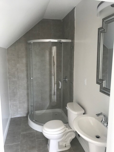 Foto del edificio - 733 E 32nd St