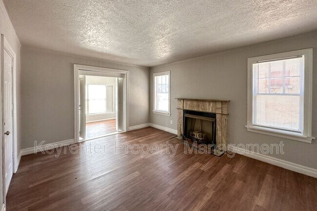 Building Photo - 817 East Dr